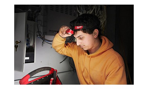 Фонарь светодиодный налобный HL2-LED, на елементах AAA Milwaukee