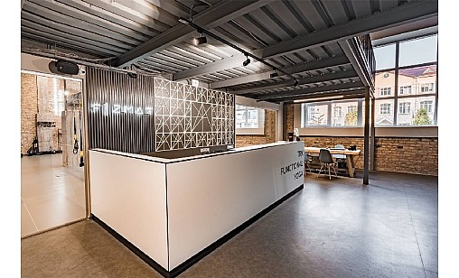 Компакт-плита FunderMax 0085 FH White / черное ядро 4100х1300х12 мм