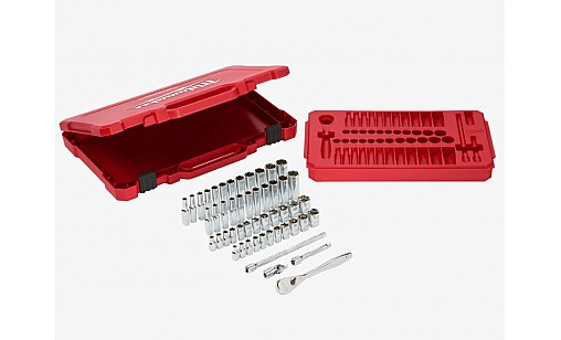 Набор головок хромированих метрических и дюймових 1/4'' MILWAUKEE с храповиком (50шт) Набор головок хромированих метрических и дюймових 1/4'' MILWAUKEE с храповиком (50шт)