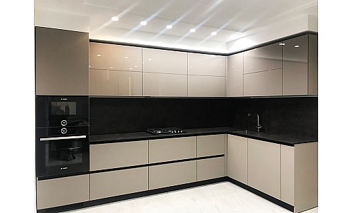 Компакт-плита 0528 FH Салон / чорне ядро 4100х1854х12мм FunderMax