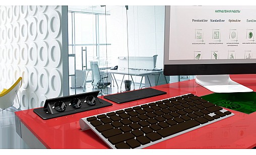 Блок врезной на 3 розетки с подъемной крышкой Чёрный Блок врезной на 3 розетки с подъемной крышкой Чёрный