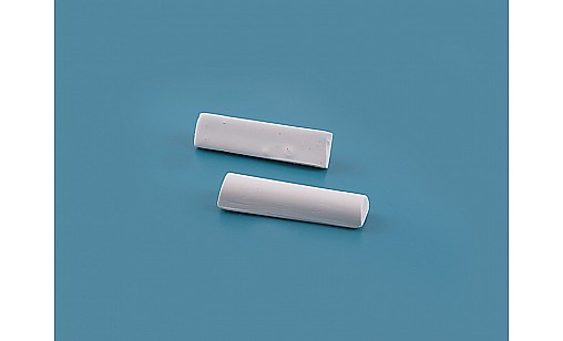 Паличка воскова білосніжна 03