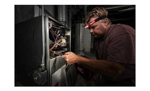 Фонарь светодиодный налобный HL-SF, на елементах AAA Milwaukee Фонарь светодиодный налобный HL-SF, на елементах AAA Milwaukee