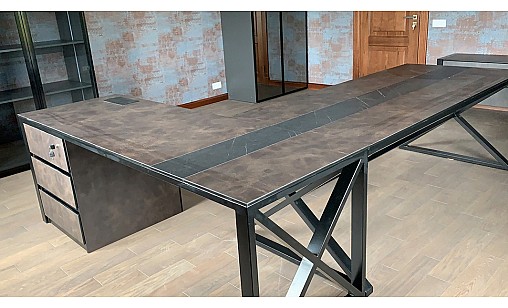 Компакт-плита FunderMax 0528 FH Saloon / чорне ядро 2040х640х12 мм Компакт-плита FunderMax 0528 FH Saloon / чорне ядро 2040х640х12 мм