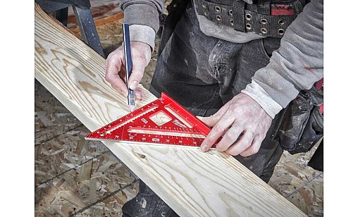 Кутник будівельний 18 см Milwaukee